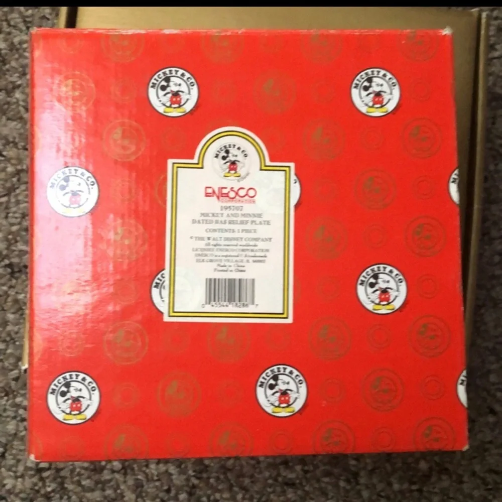 Disney Enesco 1996 Bas Relief Plate